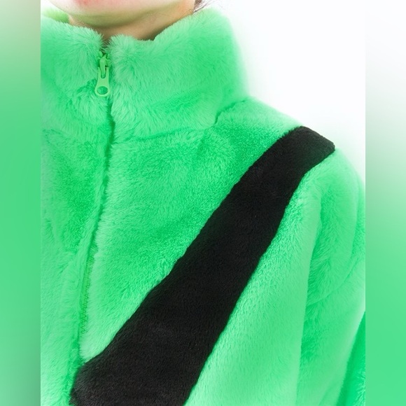 New! Nike Faux Fur Neon Green Swoosh Bomber Logo Zip Jacket 💚💚 Small - Picture 5 of 16